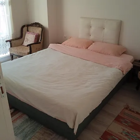 Be My Guest - Homestay Apartments Guest Houses Sleeping Rooms-3