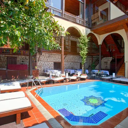 Spectacular Penthouse With Terrace Near Hadrian'S Gate-3