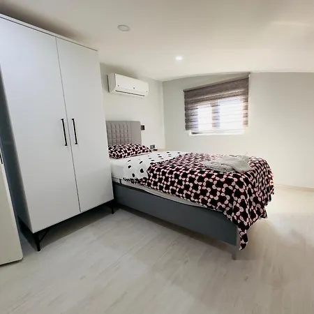 Antalya 5 Odali Oezel Havuzlu Villa-3