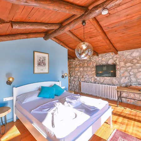 Kale Lodge - Adult Only + 15-3