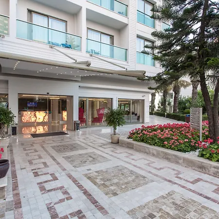 Falcon Hotel-3