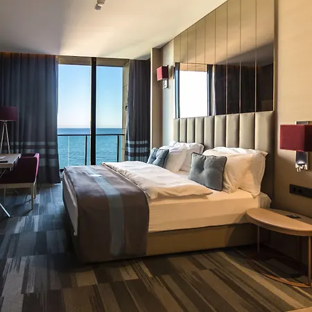 Vista Hotel-2