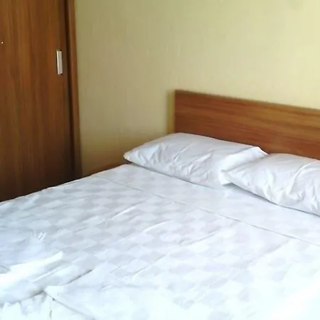 Gray Wolf Otel-2