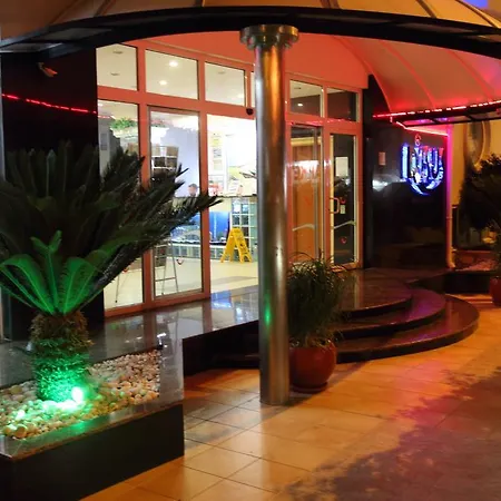 Risus Suit Hotel-2