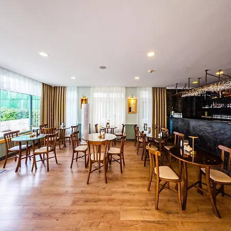 Triana Hotel-2