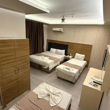 Grand Black Hotel-2
