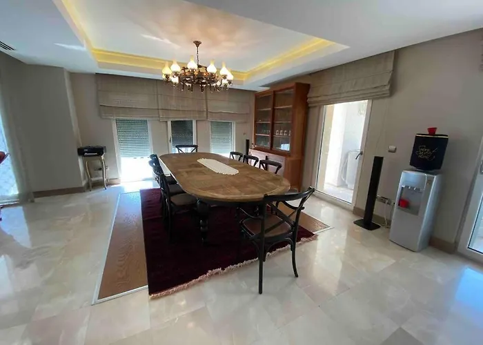 Villa Beren , 300 Mt Denize , Ultra Lux Triplex Villa Kemer mit Pool