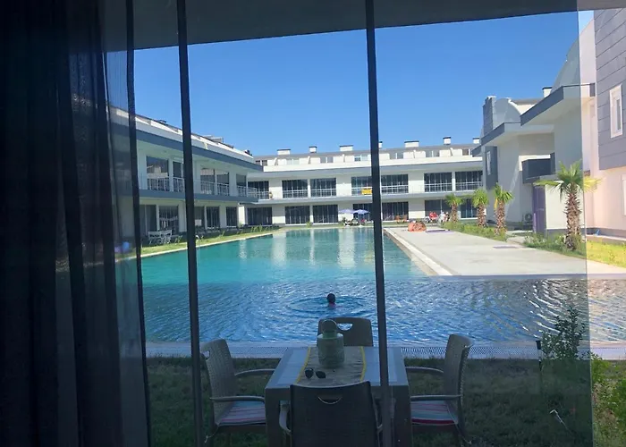 Guls Pool Home Antalya met een Zwembad