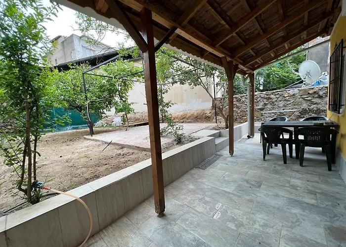 A New Nice House With Garden In City Center Antalia