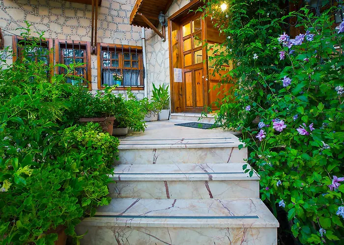 Oenemli Suites Side