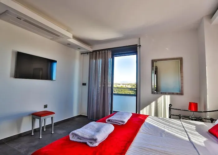 Huisdiervriedelijke Villa Ayuda Luxury 3 Bed Spa Retreat Side