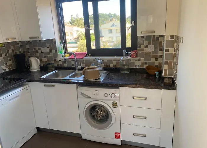 Appartement 3+1 Havuzlu Lux Esyali Denize 1 Km Yakin Daire à Kemer