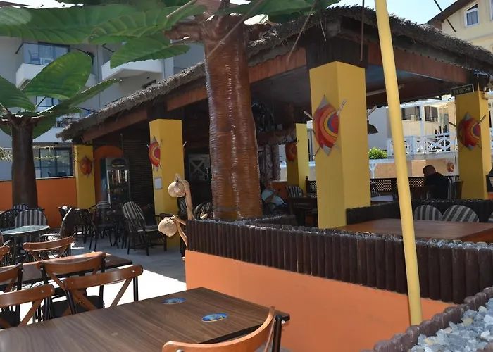Safari Suit otel Side