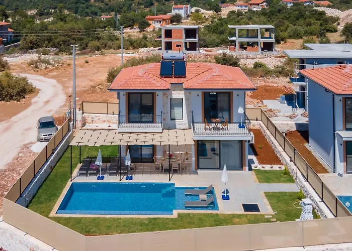 0Iptal Villa Antalya met een Zwembad