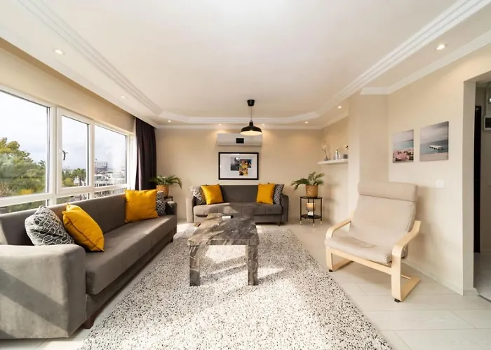 Exquisite Flat With Sea View Near Hadrian Gate Appartement Antalya