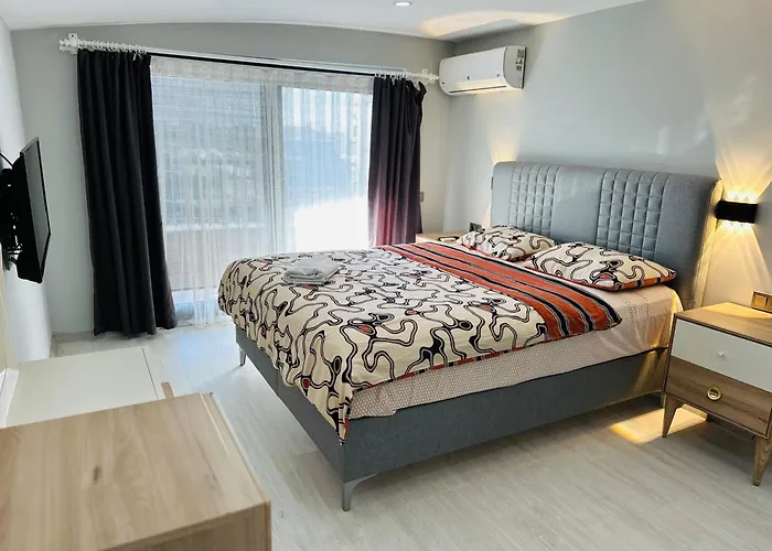 Antalya 5 Odali Oezel Havuzlu Villa Belek
