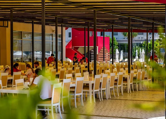 Grand Cortez Halal Family Hotel Konaklı