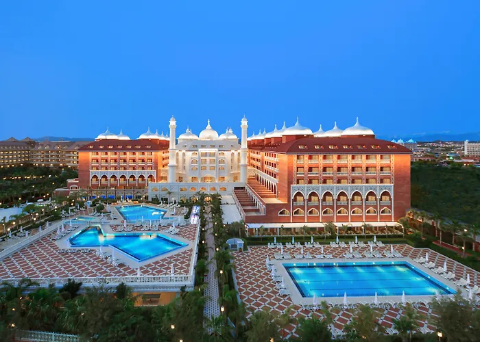 Royal Taj Mahal Hotel Side