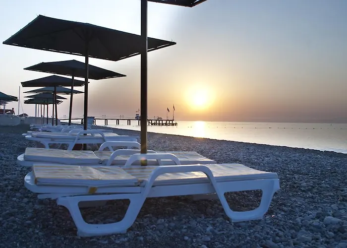 Hotels in de buurt van Kemer Merkez Camii