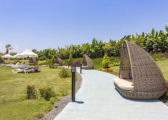 Glamour Resort & Spa Side